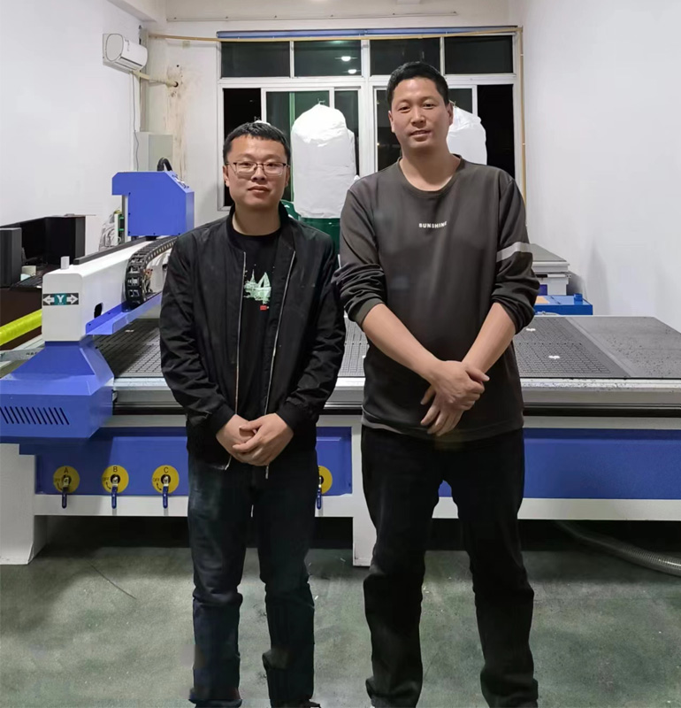 浙江客戶點贊聊工1325木工數控雕刻機(圖1) 浙江客戶點贊聊工1325木工數控雕刻機(圖1)